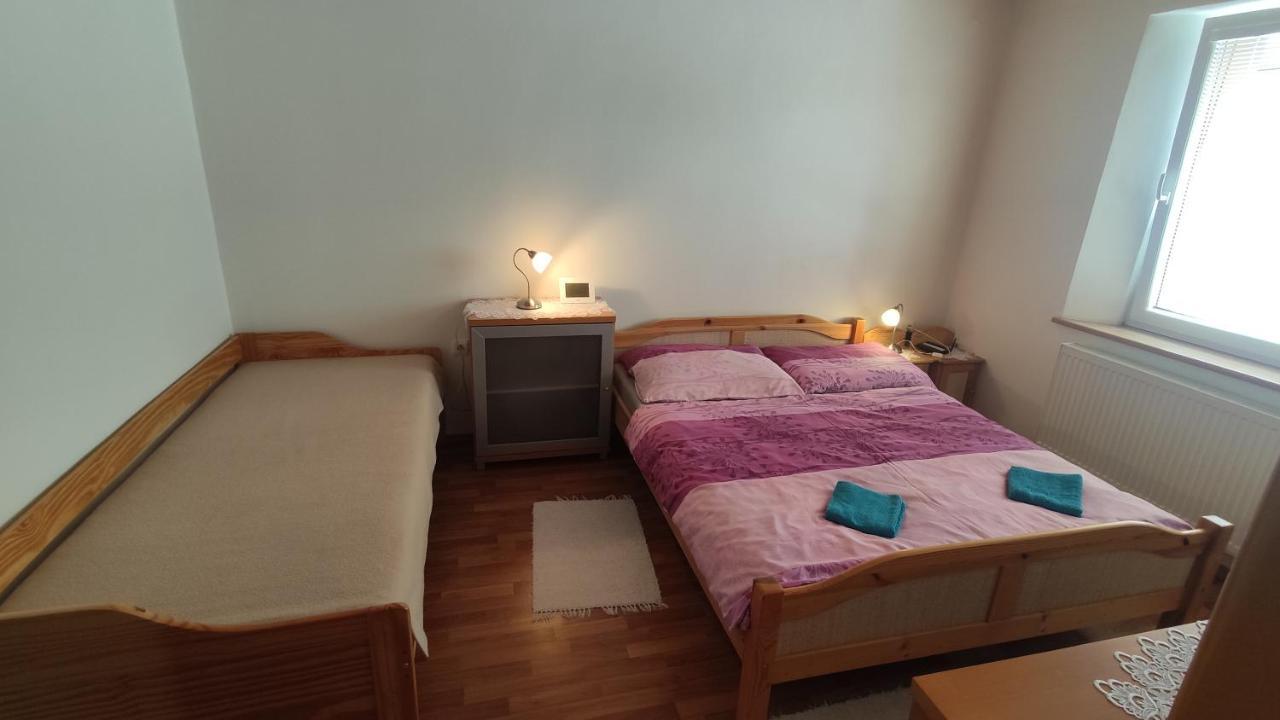 Privat Bea Apartment Podturen Exterior photo