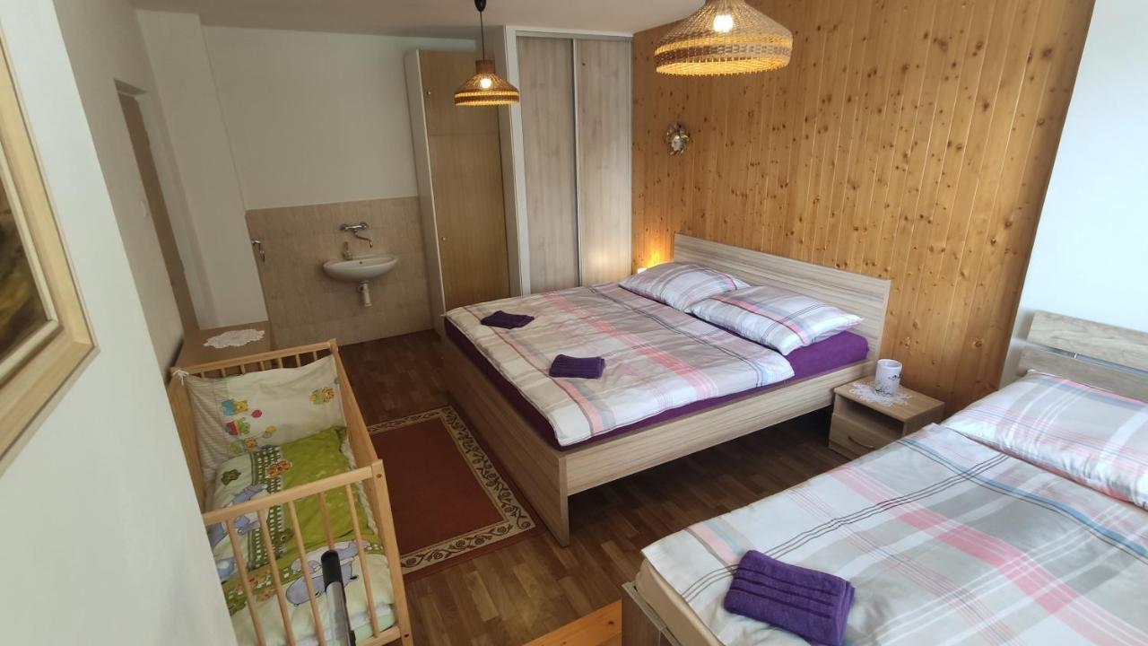 Privat Bea Apartment Podturen Exterior photo